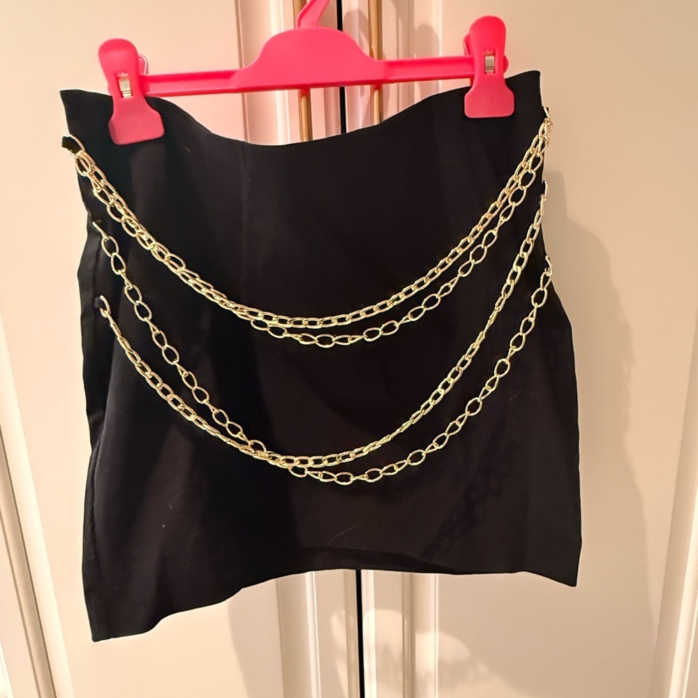 Zara Mini Skirt in Black with Gold Chains - Picture 2 of 4